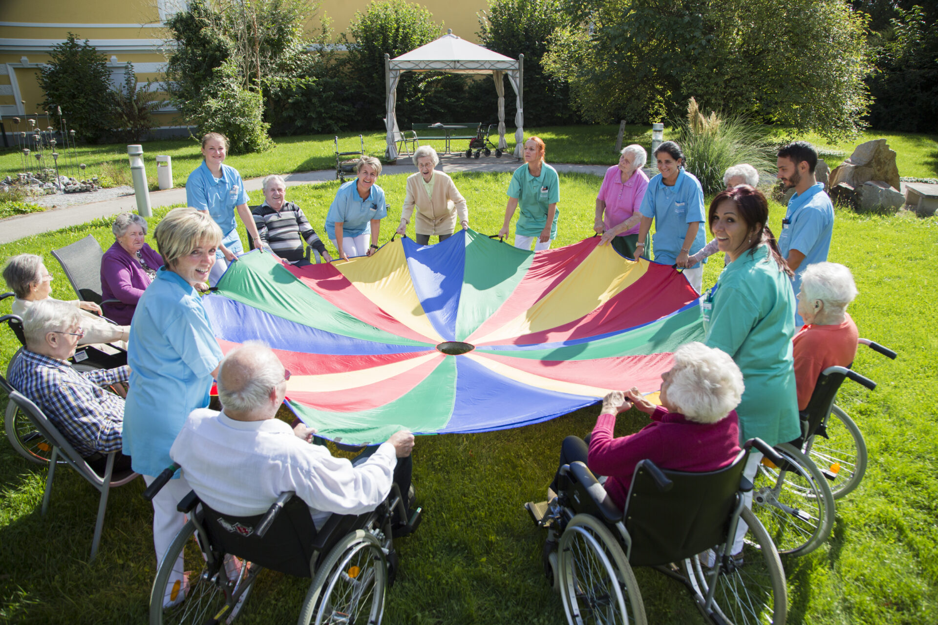 Fach-Sozialbetreuung mit Schwerpunkt Altenarbeit